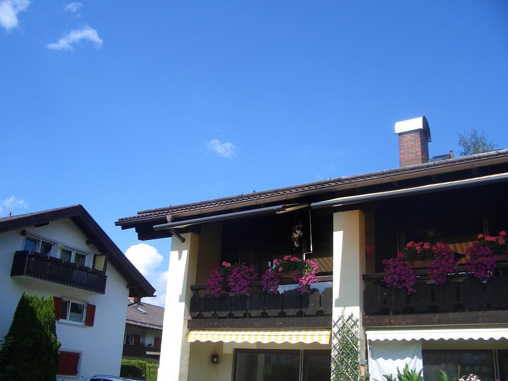 Ferienwohnung Franziska Garmisch-Partenkirchen Pokoj fotografie